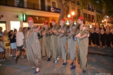 Entrada de moros y cristianos en las fiestas de Dénia – Filà Amiries