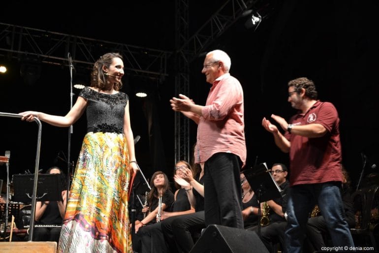 Concierto Santíssima Sang Banda de Dénia 2018 - Agradecimiento a Carmen Paula Romero