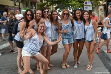 Primer día de fiestas de Dénia 2018 – Peñas en la calle Campos