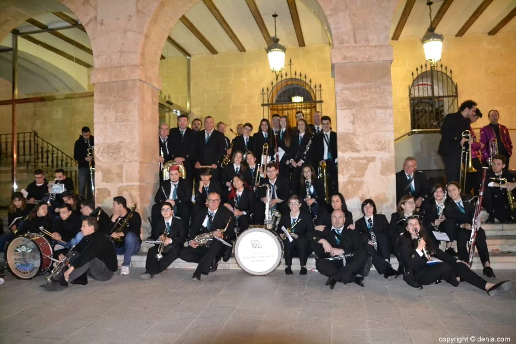 banda de denia en la plaza del ayuntamiento