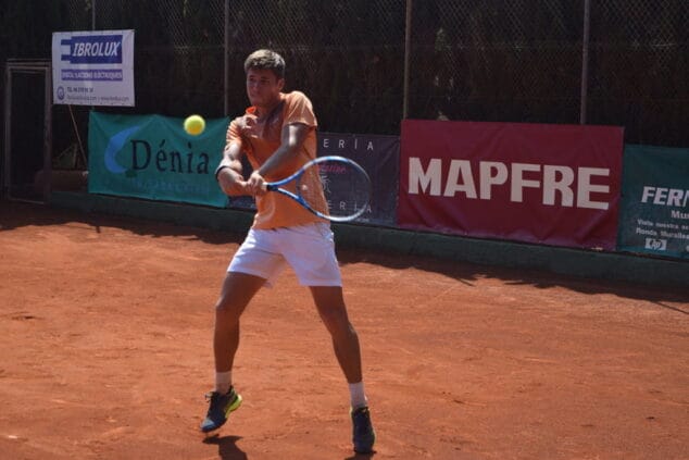 carlos lopez durante el partido