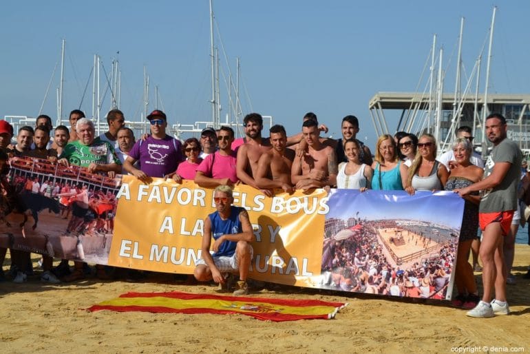 Concentración de taurinos en la plaza de toros de Dénia