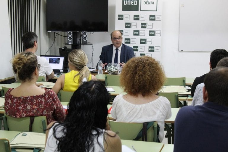 Curso sobre contratos en la administración local