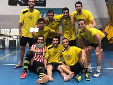 Equipo Prayfors Barbers campeón de las 24 horas Fútbol Sala Dénia