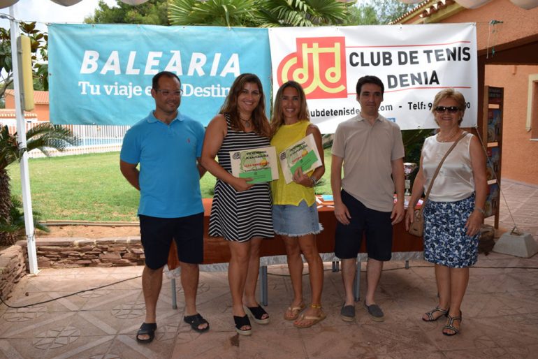 Familia Periañez con la ganadora Elsa Bordehore