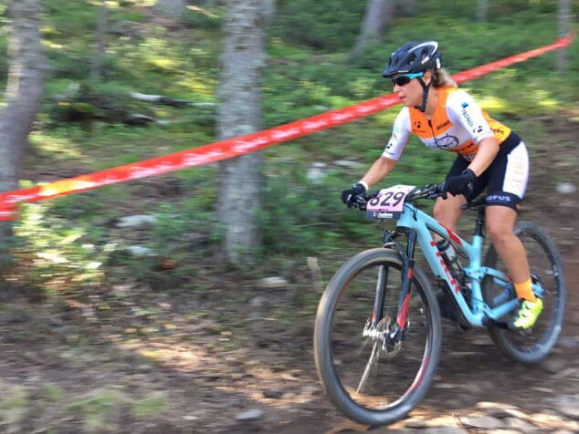 Gloria Medina del Multiesport-UCMontgó fue octava en la categoría F35 del Mundial Master de BTT 4 gloria medina durante el recorrido