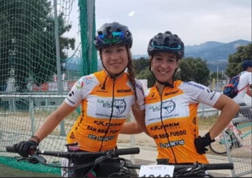 gloria medina junto ayda parra