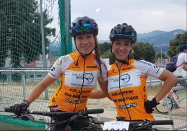 gloria medina junto ayda parra