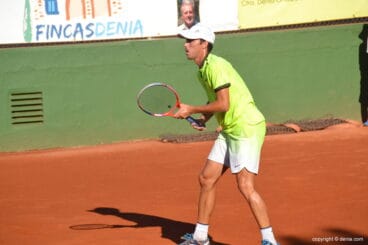 Jaume Pla esperando la pelota