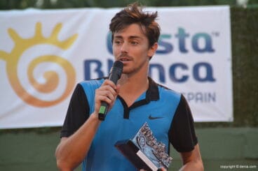 Jaume Pla hablando al público