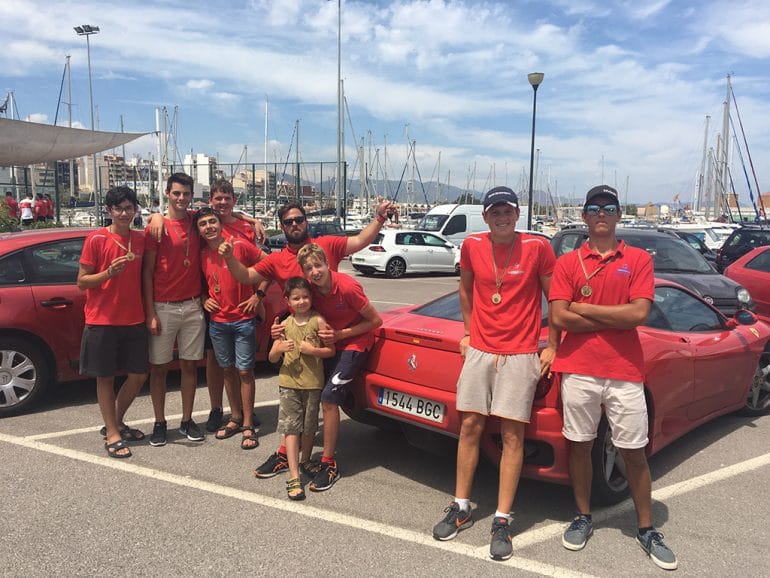 La marea roja del RCN Dénia