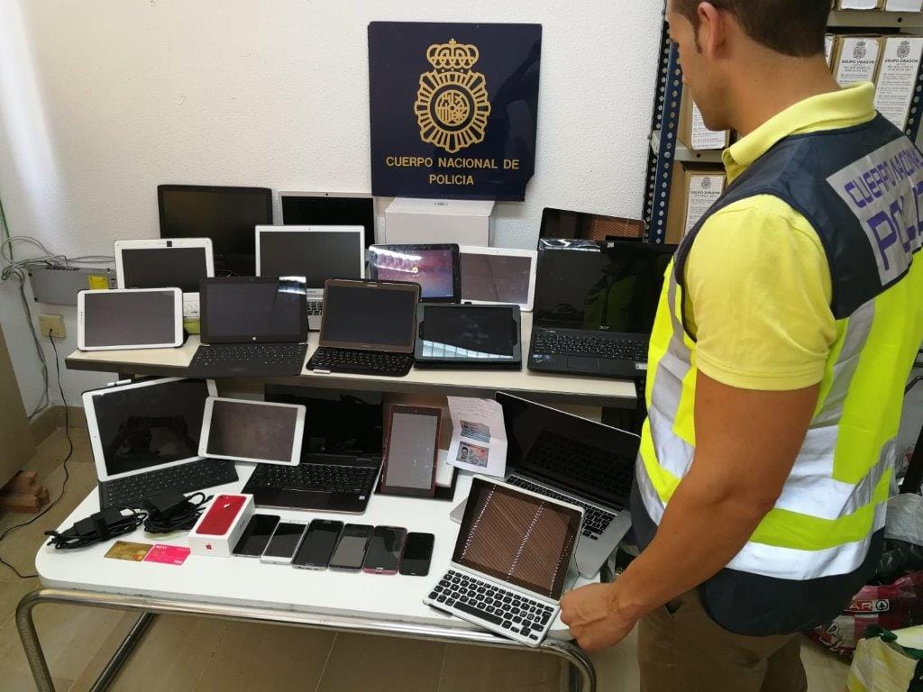 La Policía Nacional detiene a los presuntos autores de varios robos con fuerza en viviendas de Dénia 1 material incautado a los autores de robos en viviendas de denia y la marina alta