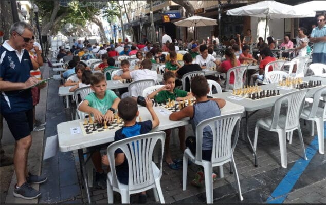 Eric Sos fue el ganador absoluto del Abierto Internacional 'Ciudad de Dénia' de ajedrez 4 mesa con jugadores de categorias inferiores