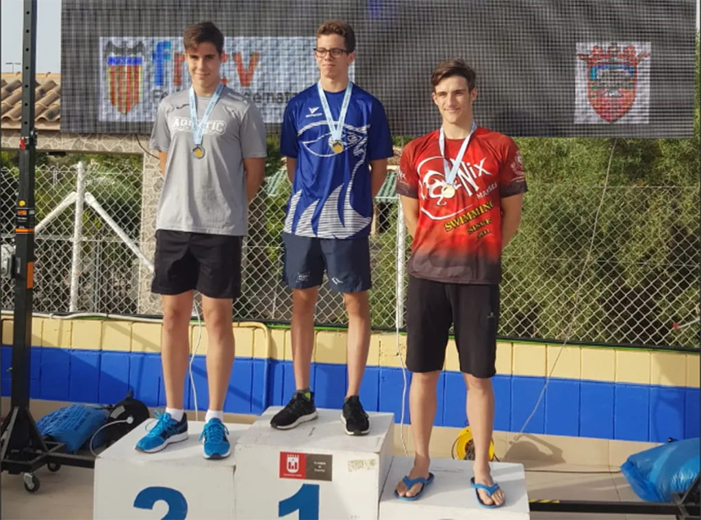 El nadador Miguel Ordóñez, subcampeón autonómico infantil en los 50 metros libres 1 miguel ordonez en el podio