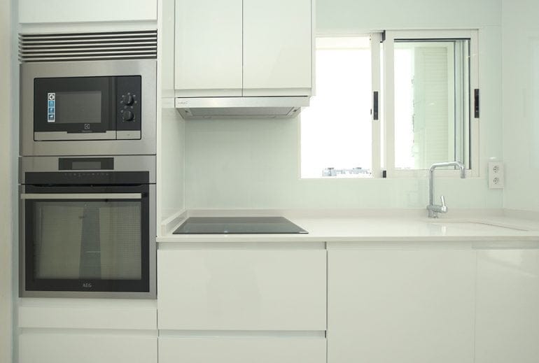 Moderna cocina Reformas Integrales Macamon-