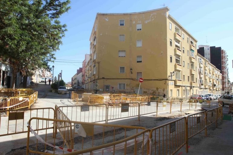 Obras en la calle La Mar que muestran hallazgos arqueológicos