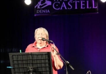 paco munoz durante la actuacion de musica al castell en 2017