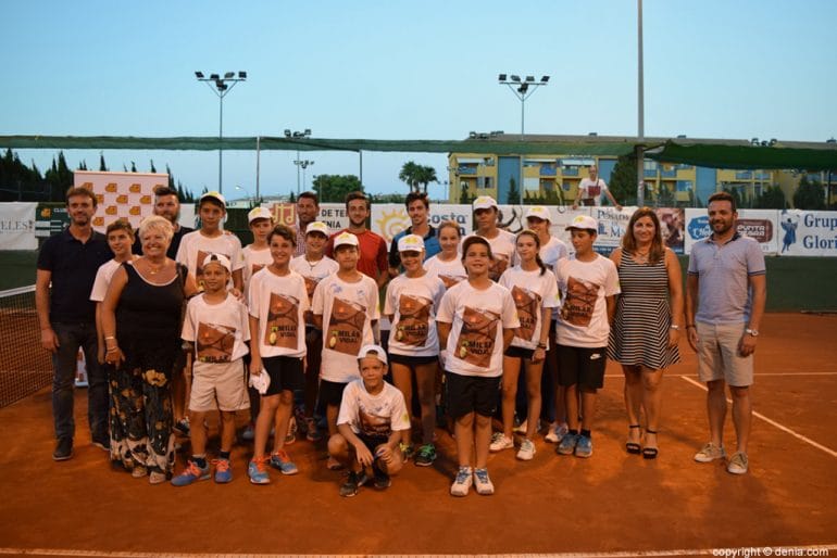 Recogepelotas con los finalistas