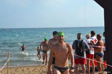Santi Cambra saliendo del mar