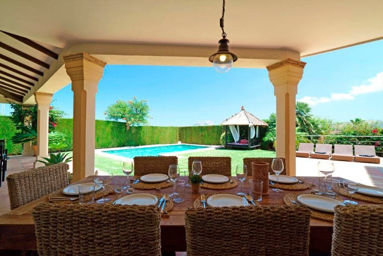 Terraza de la casa Aguila Rent a Villa