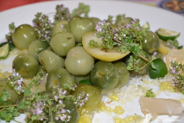 Tomates con mandarinas verdes