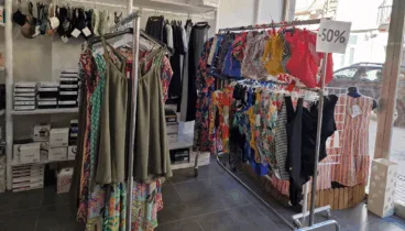 Variedad de ropa de verano en Marimandonas