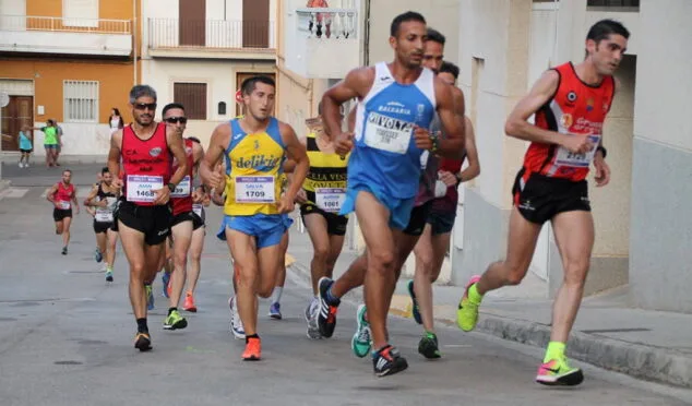 youssef ahatach en el grupo cabecero