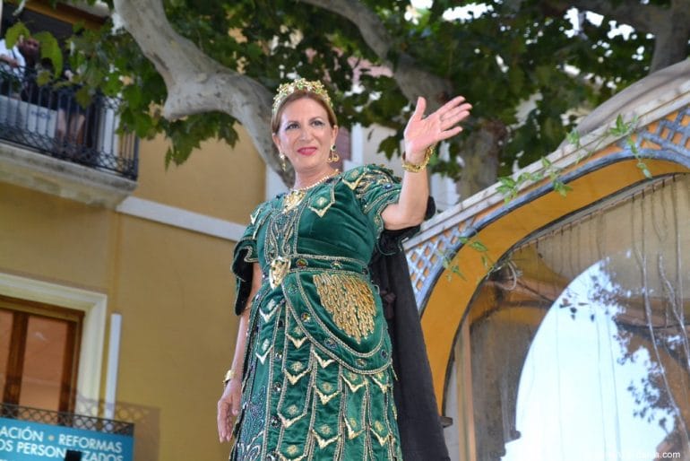 Capitanía cristiana Filà Mozárabes - Carroza de la abanderada