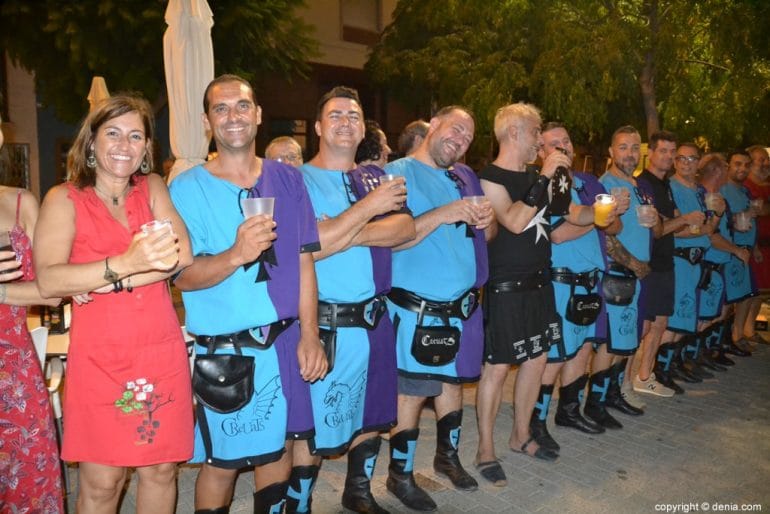 Cena de acampada Moros y Cristianos Dénia 2018 - Desfilando