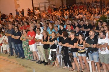 Concierto Banda de Dénia Moros y Cristianos 2018 – Público desfilando