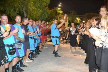 Cena de acampada Moros y Cristianos Dénia 2018 – Desfilando
