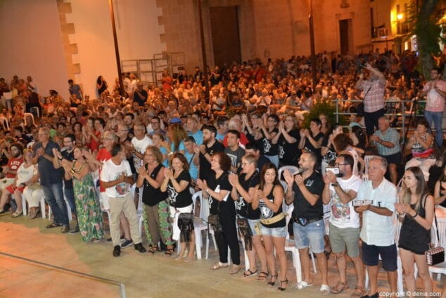23 concierto banda de denia moros y cristianos 2018 aplausos del publico