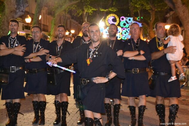 43 retreta y disparo final 2018 fila deniers