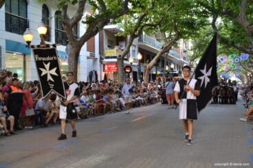 Desfile de gala Moros y Cristianos Dénia 2018 – Filà Hospitalaris