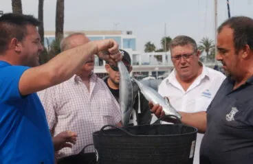 acto de pesaje de especies capturadas en el real club nautico denia