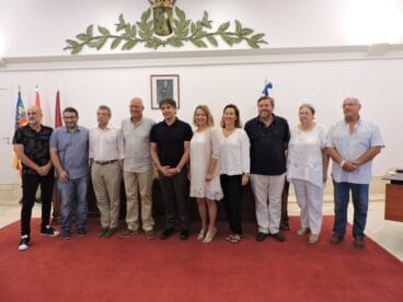 asistentes a la firma del convenio contra la competencia desleal