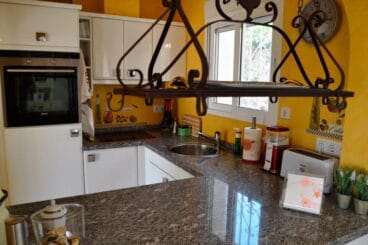 Cocina abierta y práctica Euroholding