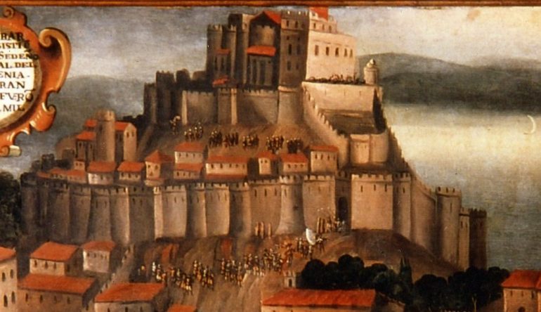 Dibujo del castillo de Dénia con la Iglesia de Santa María y el campanario