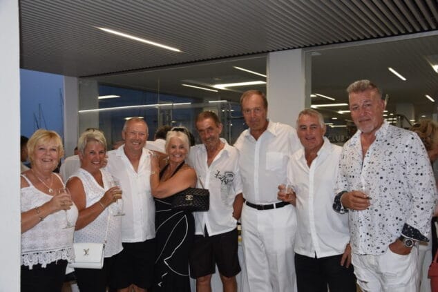 El Real Club Náutico de Dénia celebra por todo lo alto la inauguración de su nuevo edificio 11 fiesta en blanco y negro para inaugurar el club nautico