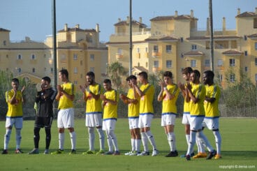 jugadores del cd denia en oliva nova