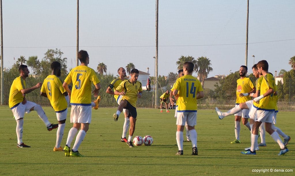 El CD Dénia se mide al CD Pedreguer en su cuarto partido de pretemporada 3 jugadores dianenses con el preparador fisico