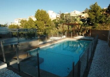 piscina y jardin vacation villas