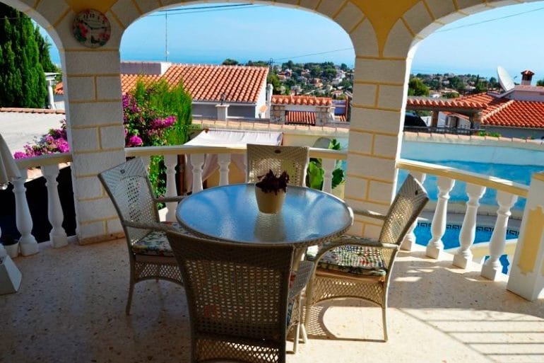 Porche terraza de la vivienda Euroholding