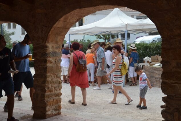 puesto de venta de uva y pasas