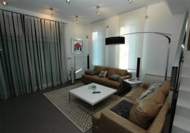 sala de estar amplia y luminosa vacation villas