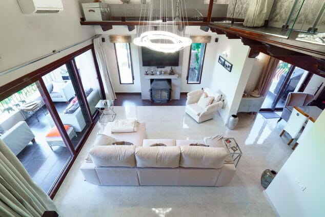 sala de estar y comedor aguila rent a villa