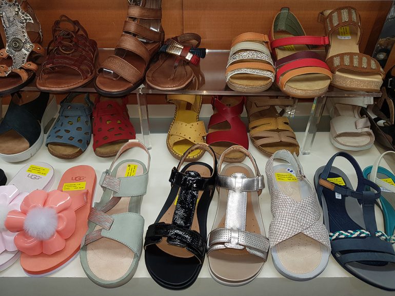 Ugs and other brands in Calzados Ramón Marsal