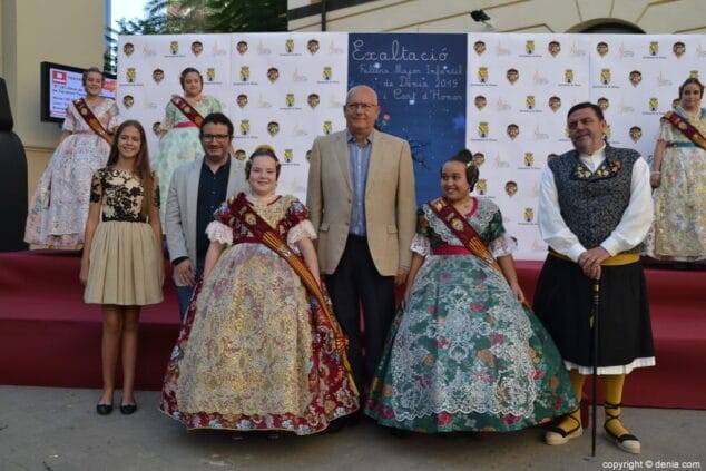 07 recepcion de la presentacion de neus suarez corte de honor