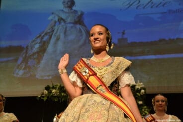 Presentación de la fallera mayor de Dénia 2019 – Amparo Petrie Fernández