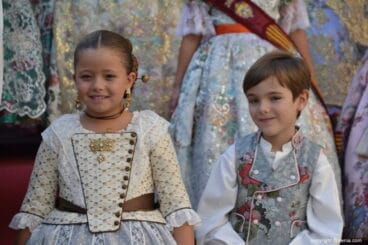 Recepción de la presentación de Neus Suárez – Cargos infantiles falla Oeste